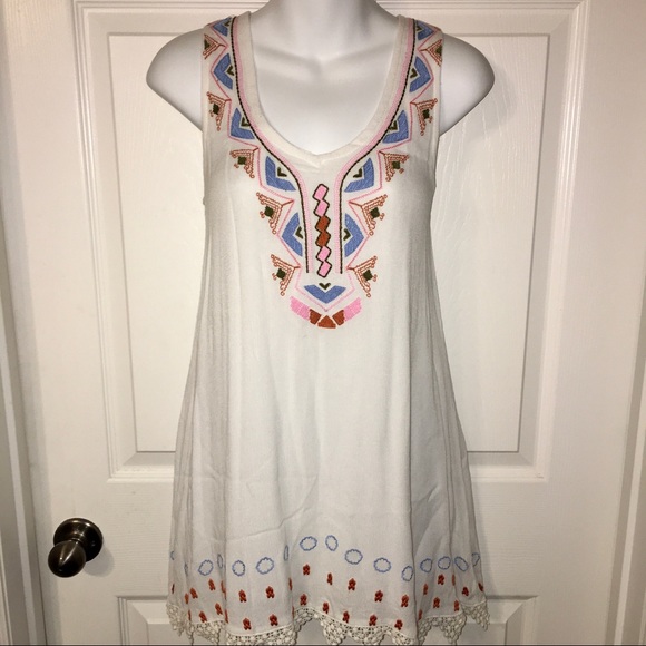 Tobi Dress - Picture 2 of 8